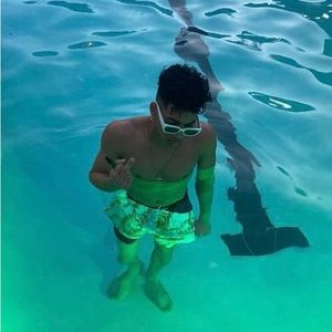 Meet your Posher, Victor